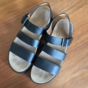 Madewell Black Low Platform Sandals